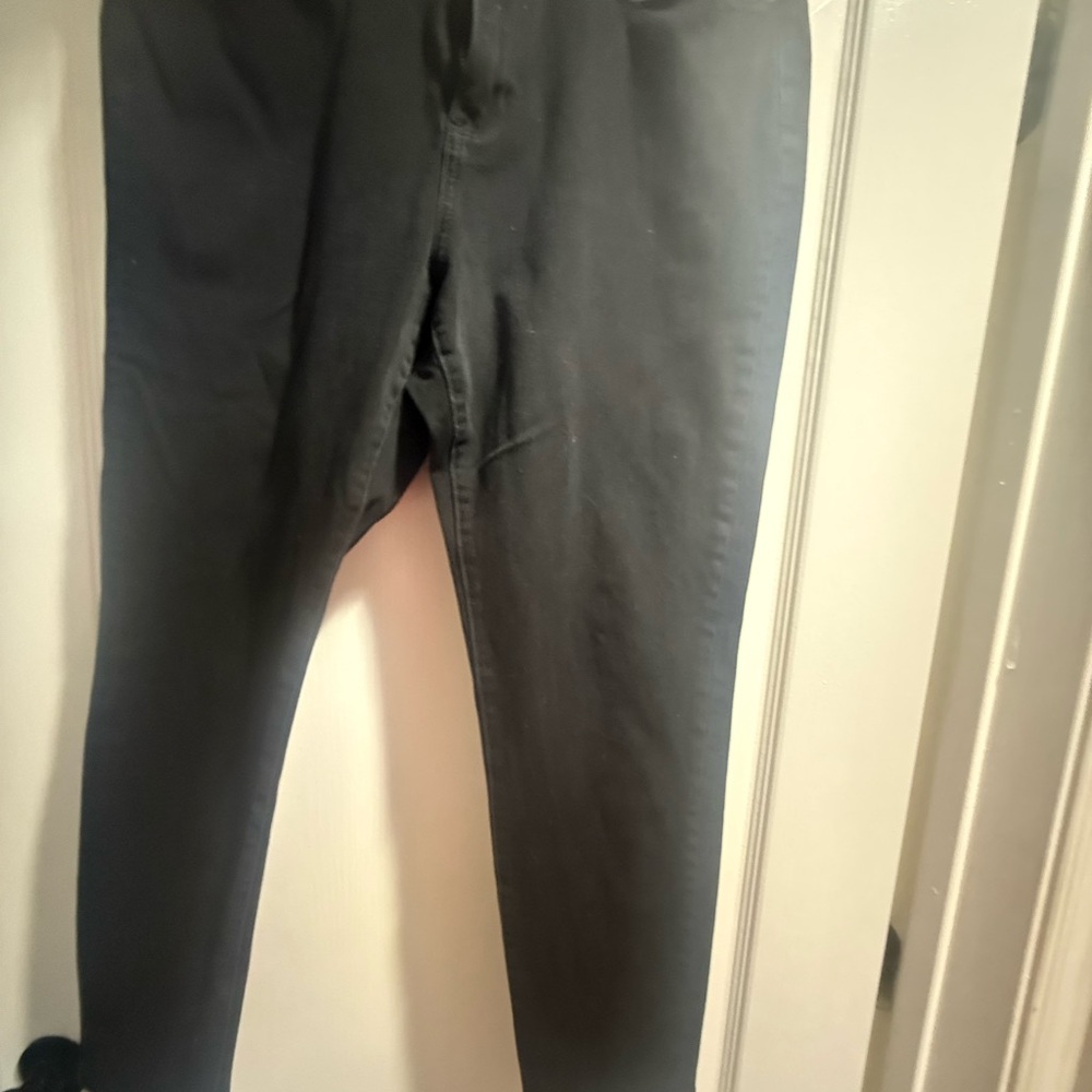 Womens Black cropped jeans